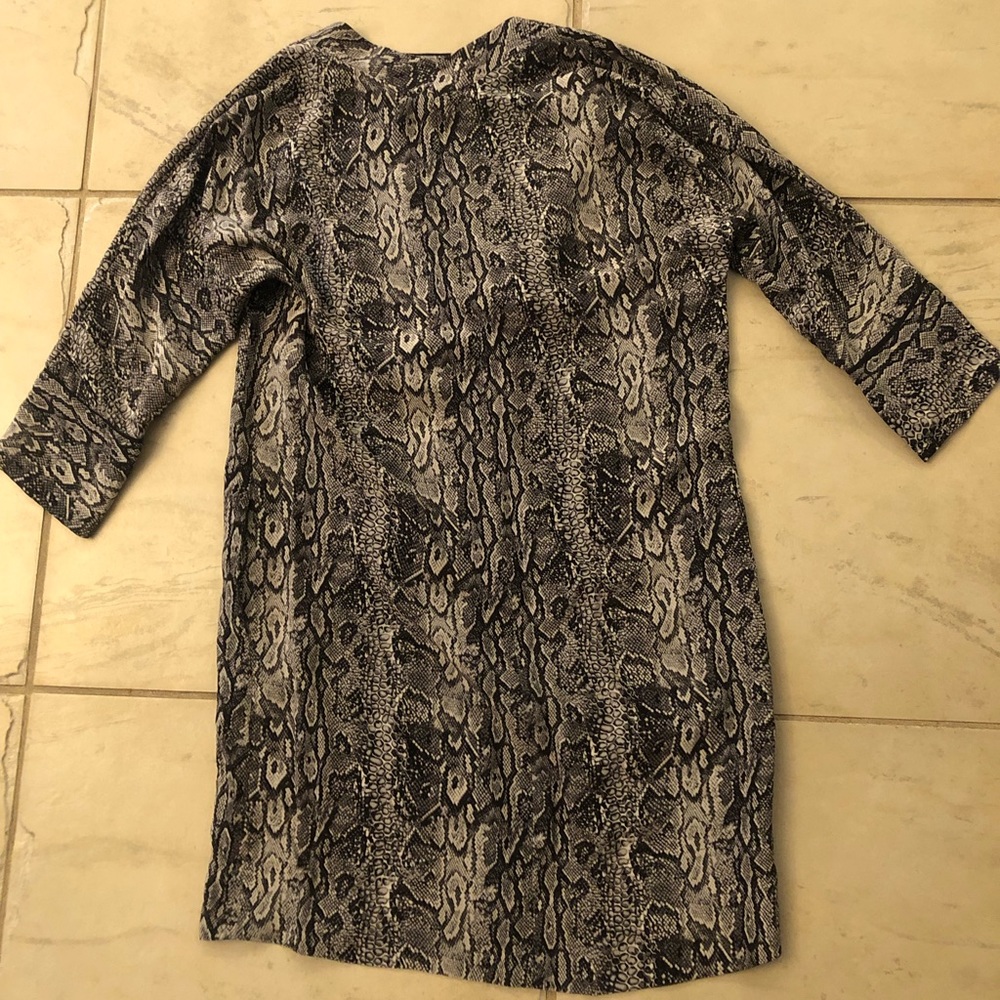 Ladies Sheath Dress BCBG Maxazria Snap Front Closure